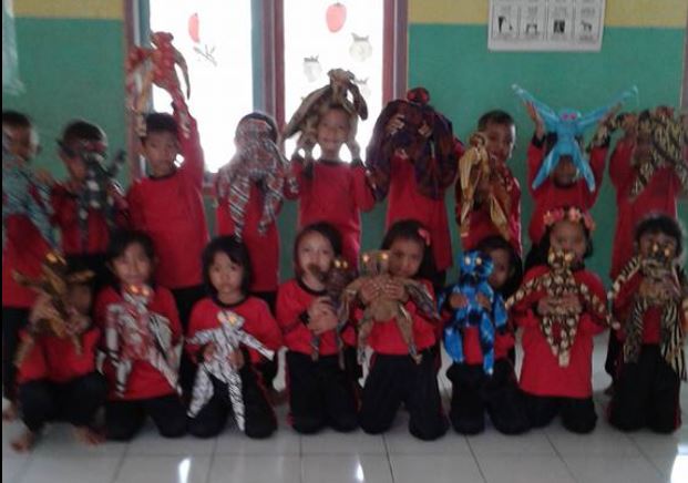 membuat-boneka-dari-kain-sarung-6