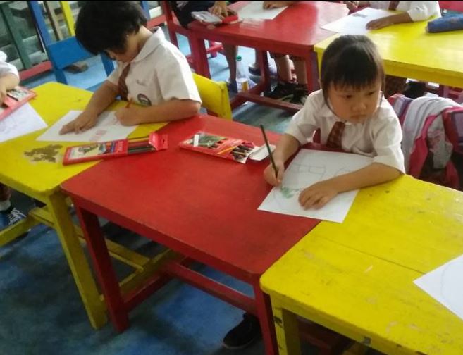 membuat-pohon-dari-bahan-kapas-warna-3