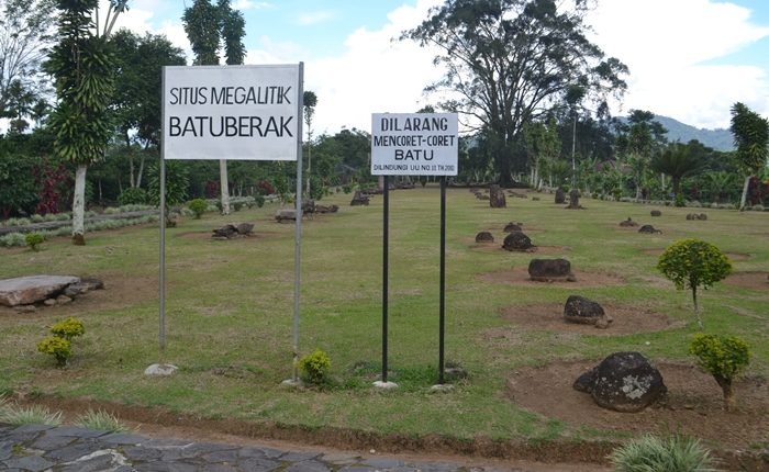 Mengenal Situs Megalatik Batu Berak